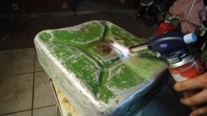 Запаял трещину в алюминиевой канистре.