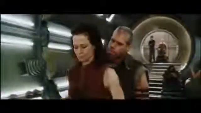Alien Resurrection Give Me The Ball.SIGOURNEY WEAVER/ALIEN RESURRECTION#KATERINA PRODUCTION#