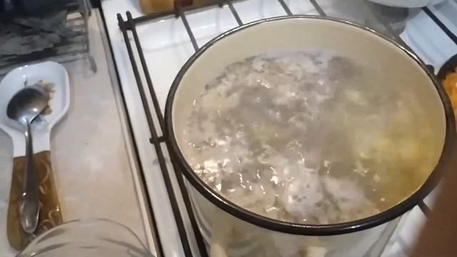 Готовлю обед. Щи с фрикаделек. смотреть онлайн