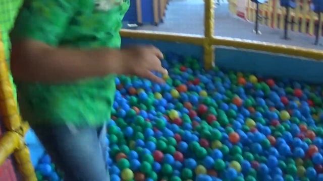 Лутон- встречаем сына и Play 360 смотреть онлайн