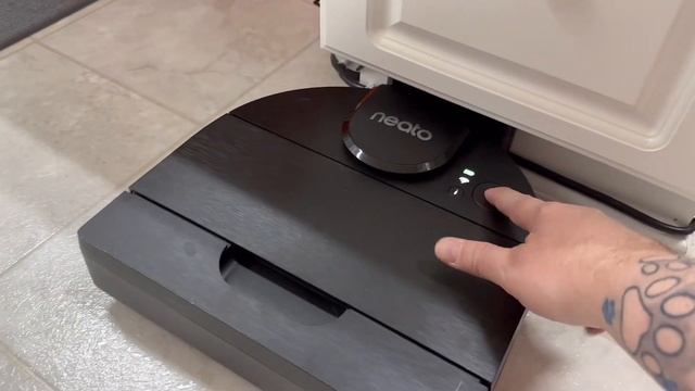 Neato D9 ROBOT Vacuum смотреть онлайн