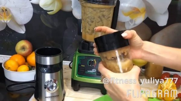 Испытание блендера RawMid Dream Greenery полезным десертом