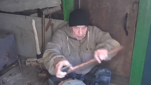 Как точить топор с заточкой на одну сторону, под правую или левую руку смотреть онлайн