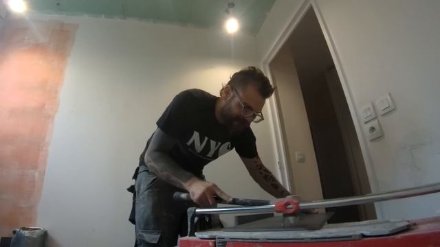 CARRELER UNE NICHE DE DOUCHE смотреть онлайн
