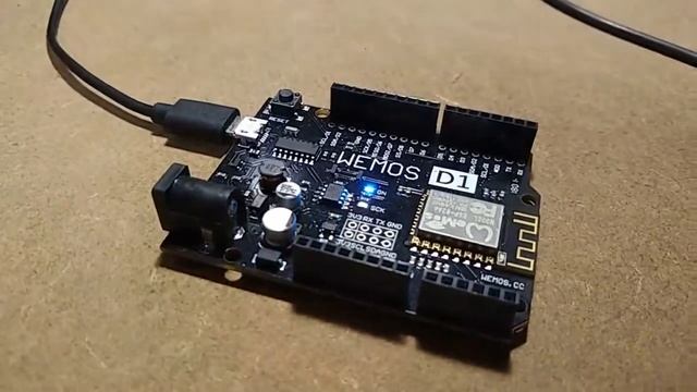 MicroPython blinking LED смотреть онлайн