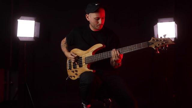 ESP Guitars: Three LTD B Series Basses in 47 Seconds смотреть онлайн