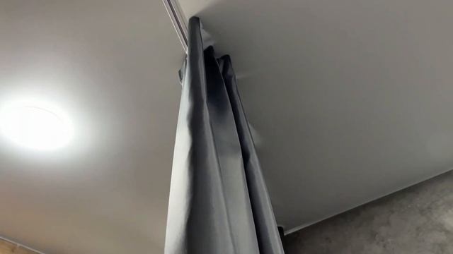 Натяжной потолок со встроенным карнизом для шторки в ванной комнате смотреть онлайн