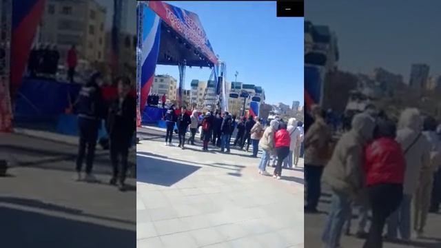 Празднование Первого Мая в Чебоксарах на Красной площади. смотреть онлайн