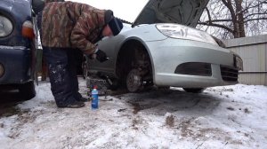 Замена передних тормозных дисков впервые за 230тыс.км на SkodaOctavia A5