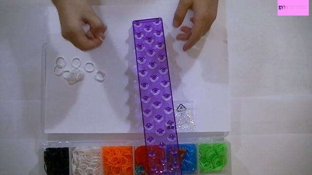 Резинки для плетения из большого набора. Как сделать однорядный браслет