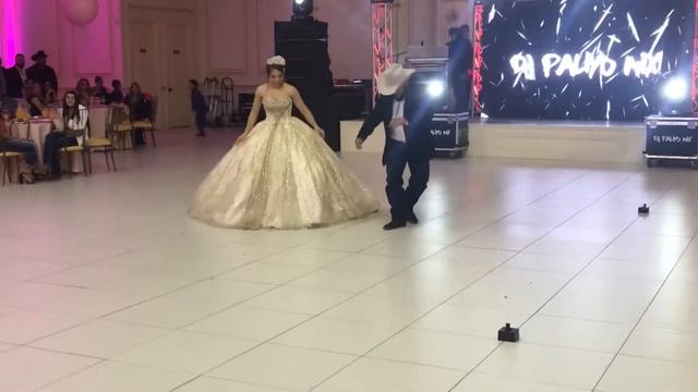 Lauren father valz and baile sorpresa ( Git Up, Ice Ice Baby, Can’t touch this ) смотреть онлайн
