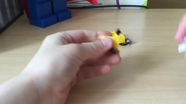 Распаковка минифигурки миньона от LEGO MEGO BLOKS. смотреть онлайн