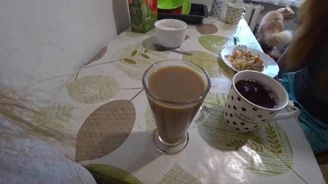 КОСТЮМЫ. Готовлю жюльен и пышки. По магазинам с мужем смотреть онлайн