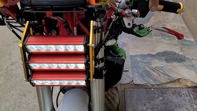чумовая люстра;) very powerful optics for ducati 848 evo! смотреть онлайн