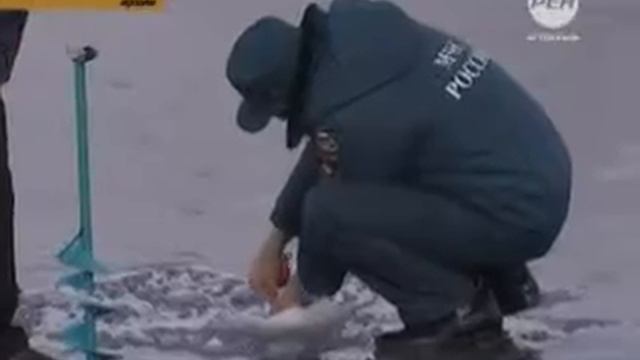 На астраханских водоемах пробили 25 тысяч лунок для спасения рыбы смотреть онлайн