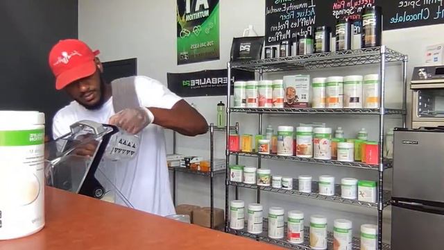 The BEST Vanilla Protein Milk Shake Made With Herbalife Nutrition смотреть онлайн