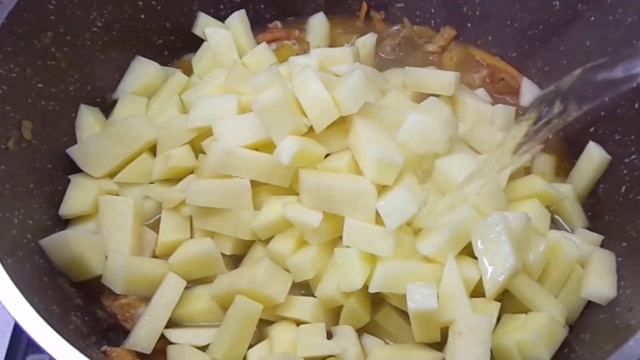 Густой суп из свинины с картофелем. Яркий, сытный, согревающий. смотреть онлайн
