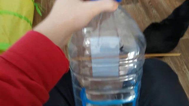 КОРМУШКА ДЛЯ ПТИЦ ИЗ 5 ЛИТРОВОЙ БУТЫЛКИ смотреть онлайн