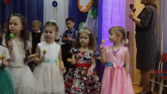 Добрый мастер песня в детском саду / In Russian Kindergarten смотреть онлайн