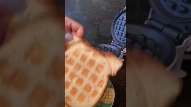 Завтрак не на богатом #завтрак #еда #тостыутро #москва #wolly_beads