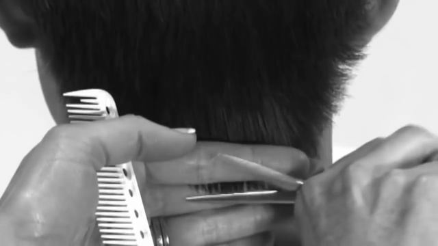 Мужская короткая стрижка / Мужская стрижка ножницами для начинающих смотреть онлайн