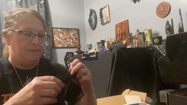 Unboxing if Mays Witch Casket смотреть онлайн