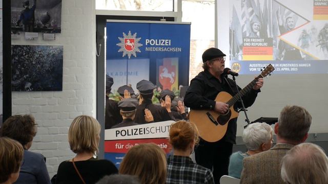 Weihnacht in den Gräben - Version Gunnar Wiegand Übersetzung von Christmas in the Trenches смотреть онлайн
