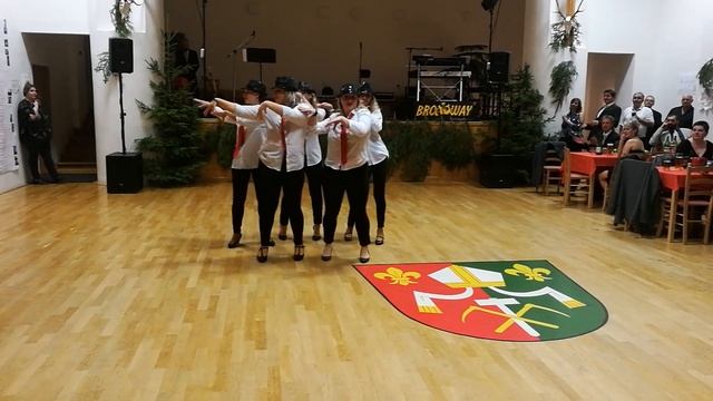 Humanic Dance - James Brown - I Feel Good смотреть онлайн