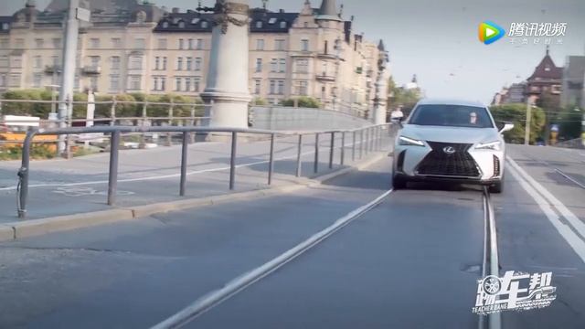 《夏东评车》雷克萨斯UX没看过瘾？我再补充两句！ смотреть онлайн