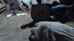 Меняю ВЕРХНИЕ болты задних амортизаторов на Ниве.