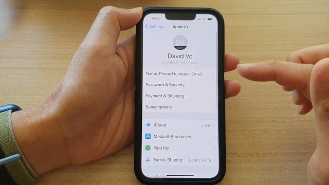 iPhone 13/13 Pro: How to Turn On/Off iCloud Drive смотреть онлайн