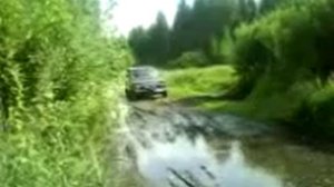 ВАЗ 21213 НИВА: едем назад по грязи!