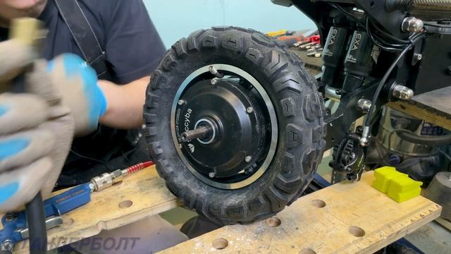 CURRUS R11 MINI ПОКРЫШКИ 11 ДЮЙМОВ | УСТАНОВКА МЕХАНИЗМА АНТИЛЮФТ смотреть онлайн