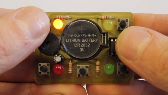 Simon game with ATtiny13 смотреть онлайн