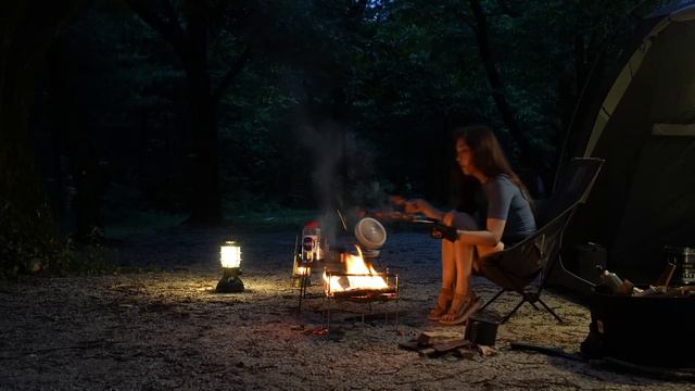 Solo Car Camping Природный лес скрытый водопад без дождя  Расслабляющая атмосфера кемпинга