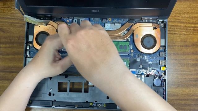 Cách tháo lắp vệ sinh Laptop Dell Precision 7530 | Khomacbook смотреть онлайн