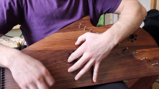 Полынь горькая в поле трава. Игра на крыловидных гуслях.