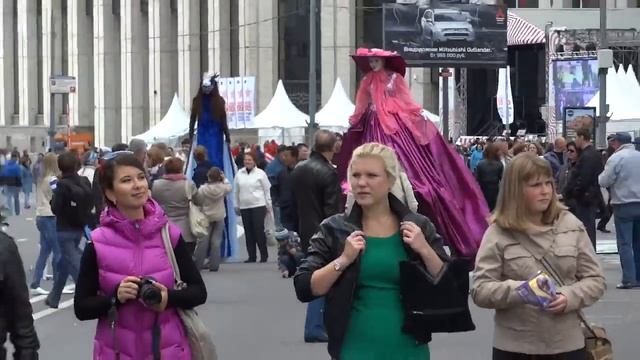 День Города в Москве. Проспект Сахарова. Карнавал.(1.09.12) смотреть онлайн