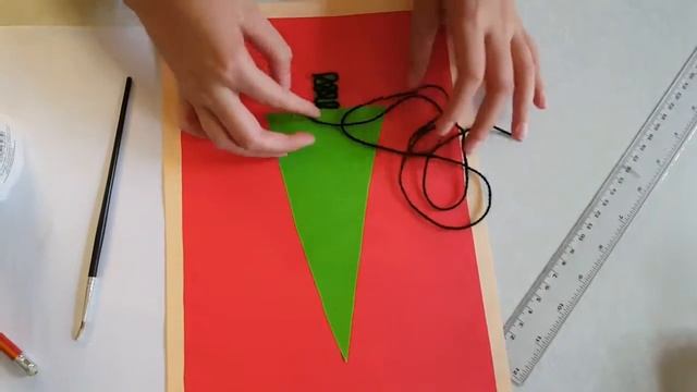 Ёлочка 3 Аппликация из цветной бумаги и пряжи смотреть онлайн