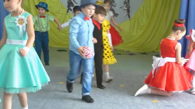 ЛЯЛЕЧКИ В КОНВЕРТИКАХ смотреть онлайн