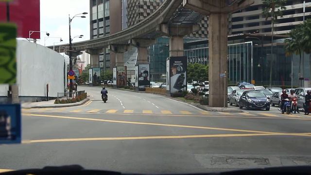 Трафик в Куала-Лумпуре (лёгкий) смотреть онлайн