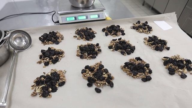 Как готовят Посадскую коврижку / Старинный монастырский рецепт смотреть онлайн