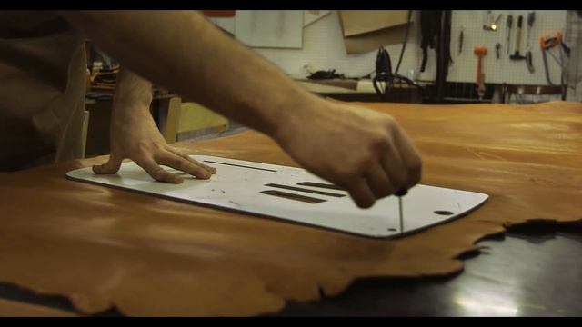 Производство рюкзака из кожи смотреть онлайн