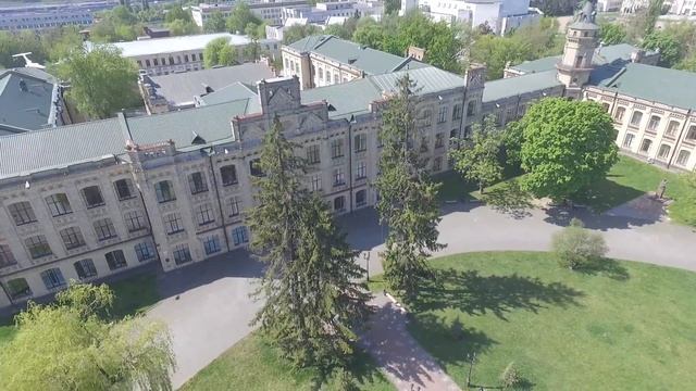 Главный корпус КПИ в лучах майского солнца смотреть онлайн
