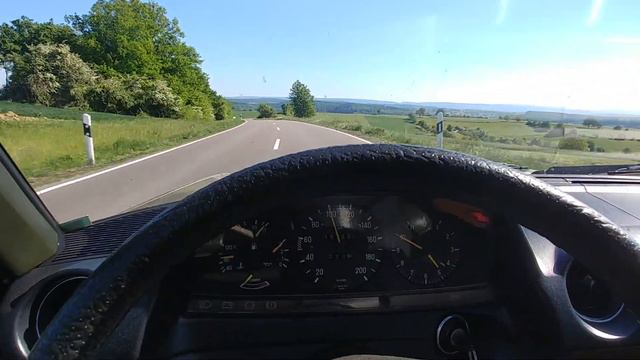 Mercedes W123 230CE Onboard POV driving смотреть онлайн