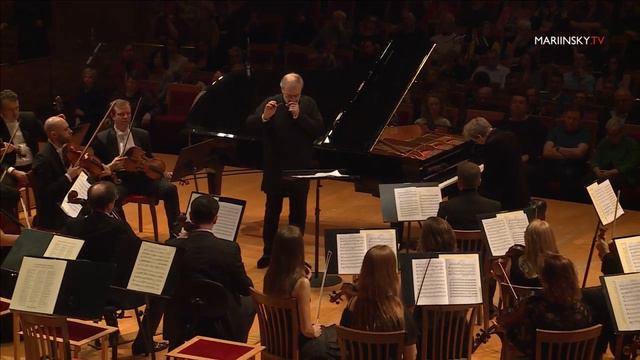 Shostakovich. Piano Concerto No. 1 - Gergiev / Martynov / Redkin смотреть онлайн