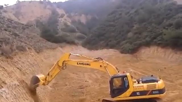 Экскаватор LIUGONG CLG 922 в Работе! Спецтехника из Китая! смотреть онлайн