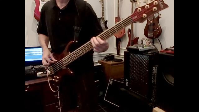 KMFDM - Itchy Bitchy - Bass Cover смотреть онлайн
