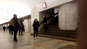 метро Китай-Город, люди Москвы