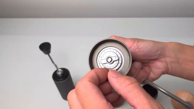 【価格破壊！】5351円でTIME MORE C2/C3と同性能！手挽きコーヒーミルKINGrinder（キングラインダー）_K0レビュー|Nif Coffee（ニフコーヒー） смотреть онлайн